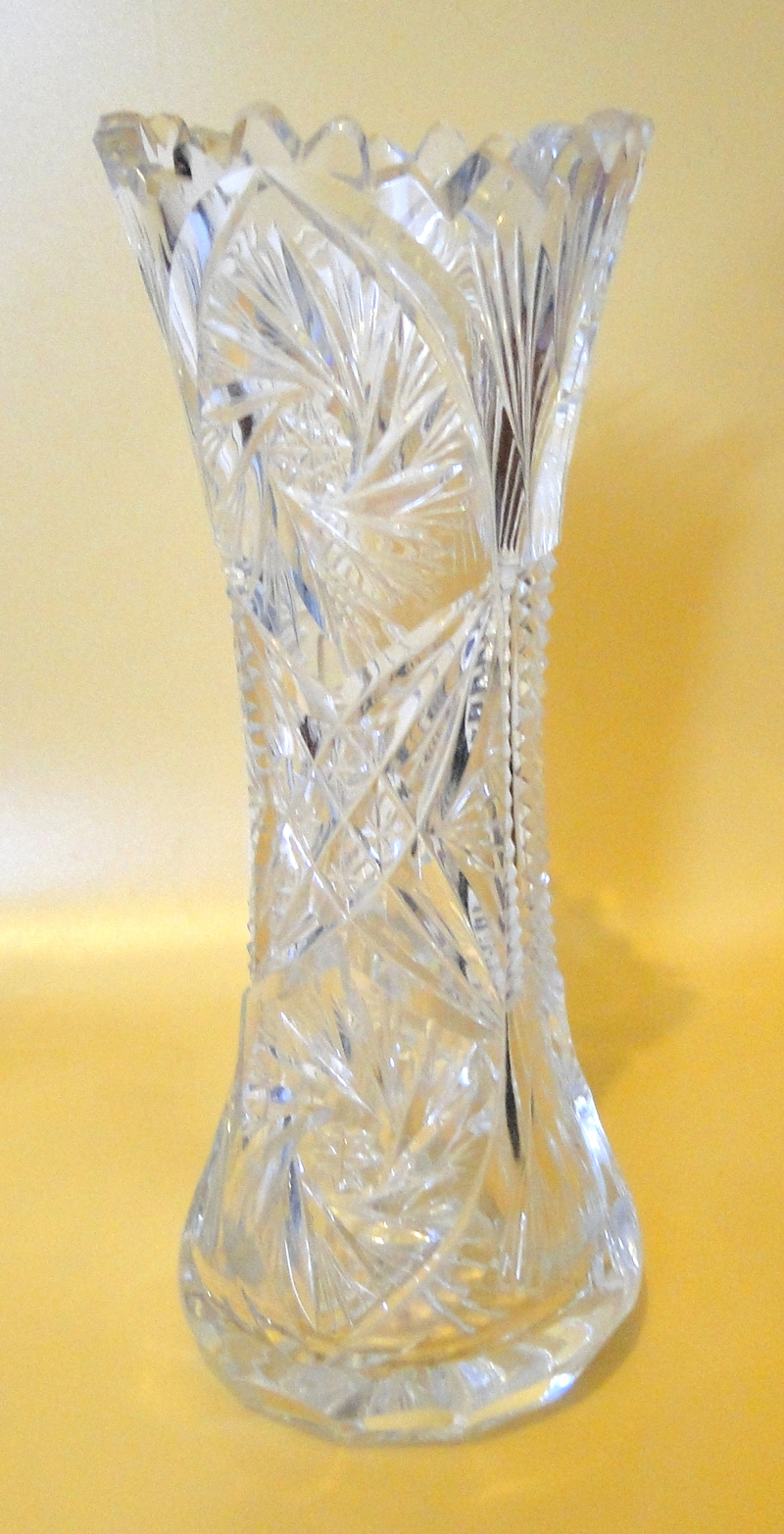 مزهرية من الكريستال المحفور (Corset Vase)