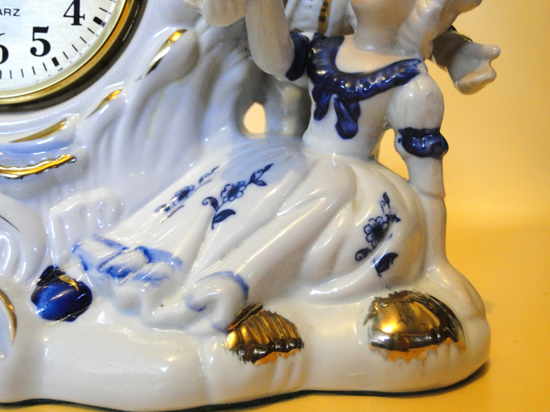 ساعة مكتب أو رف كلاسيكية (Mantel Clock) مصوعة من البورسلين الفاخر - الصورة 4