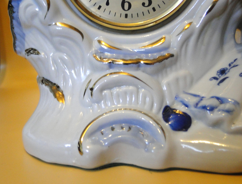 ساعة مكتب أو رف كلاسيكية (Mantel Clock) مصوعة من البورسلين الفاخر - الصورة 5